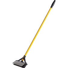 Rubbermaid Comm. Maximizer Broom/Squeegee